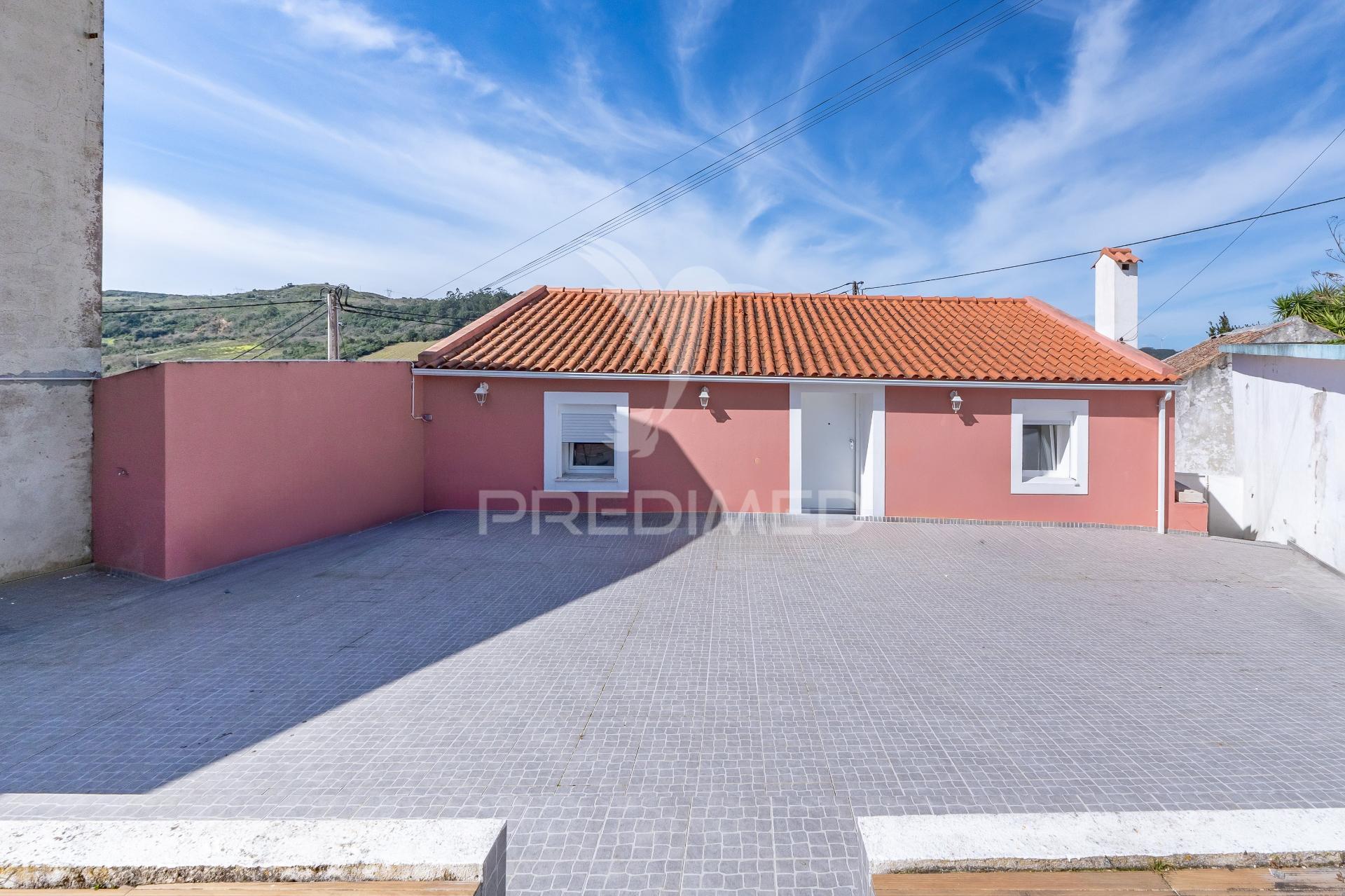 Moradia t4 com piscina em sobral de monte agraço