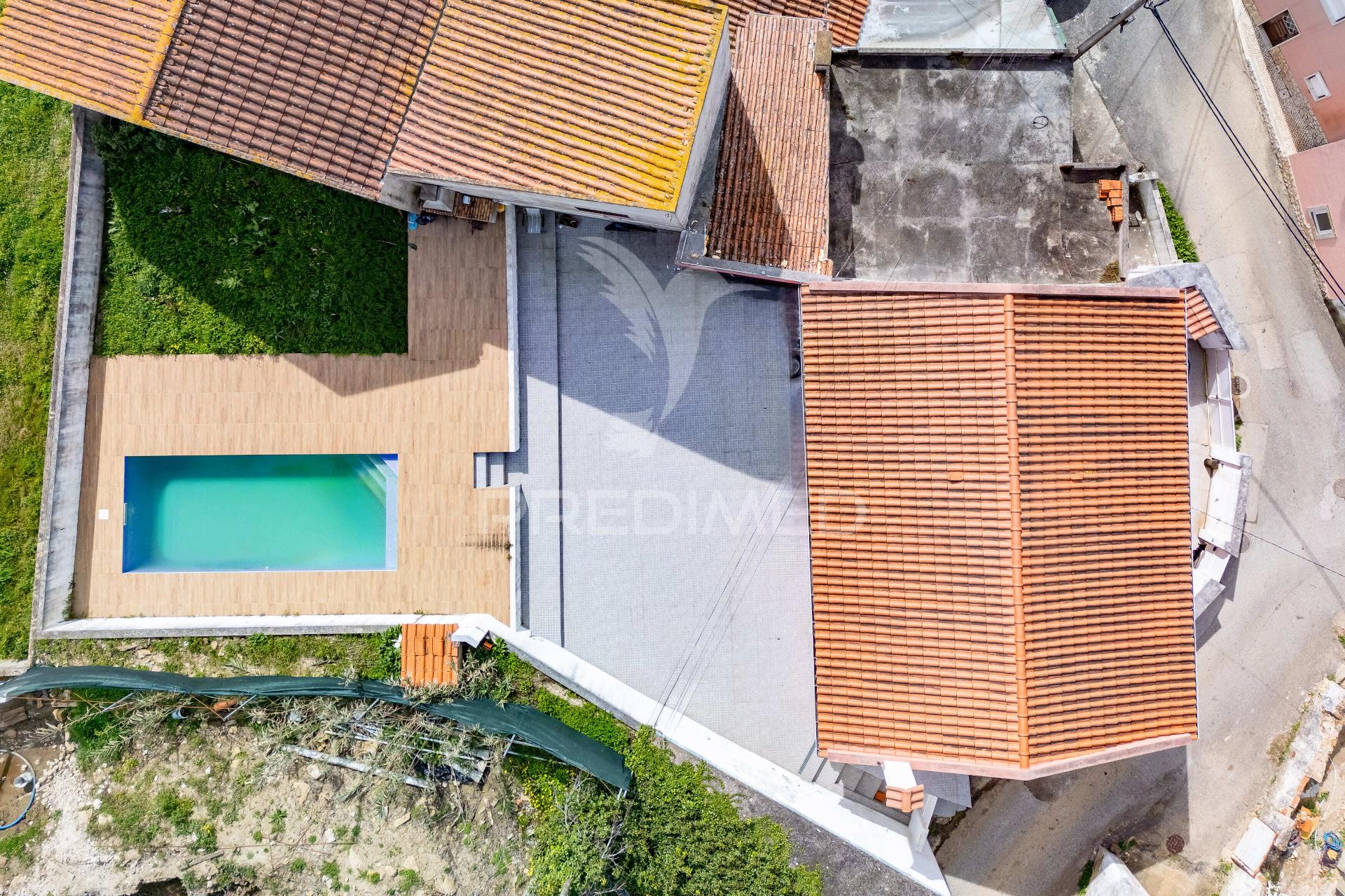 Moradia t4 com piscina em sobral de monte agraço