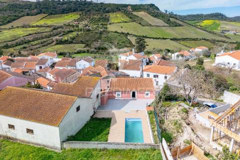 Moradia t4 com piscina em sobral de monte agraço