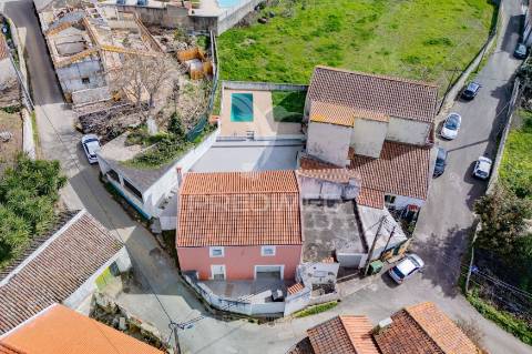 Moradia t4 com piscina em sobral de monte agraço