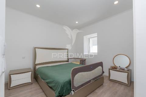 Moradia t4 com piscina em sobral de monte agraço