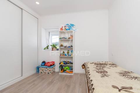 Moradia t4 com piscina em sobral de monte agraço