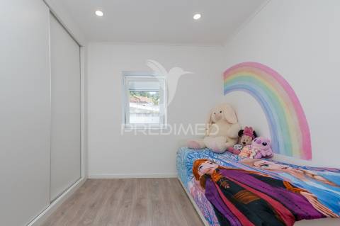 Moradia t4 com piscina em sobral de monte agraço