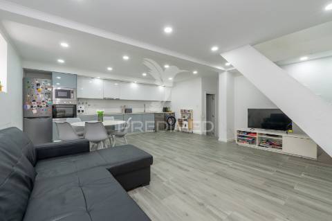 Moradia t4 com piscina em sobral de monte agraço