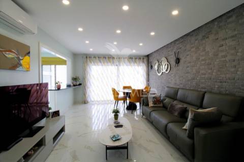 Viva o sonho na praia da rocha: t1 com piscina e garagem