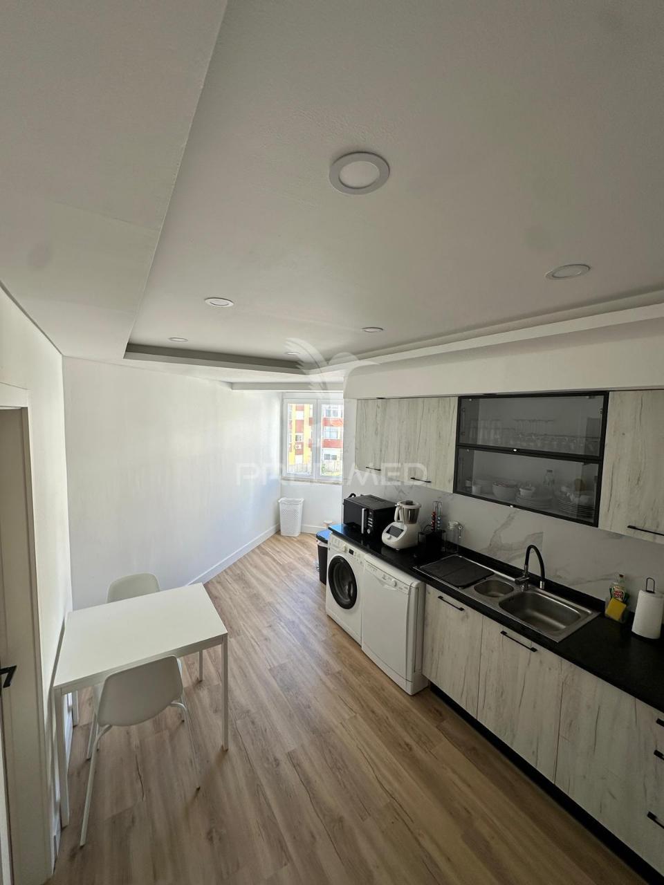 Apartamento t3 remodelado no centro pinhal novo