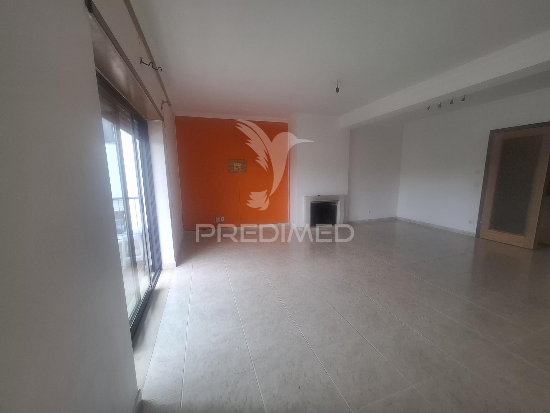 Apartamento  pronto a  habitar.