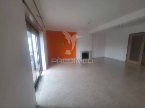 Apartamento  pronto a  habitar.