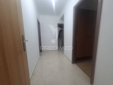 Apartamento  pronto a  habitar.