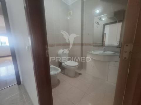 Apartamento  pronto a  habitar.