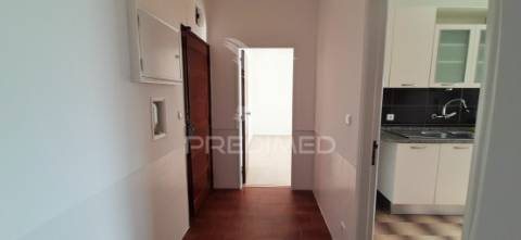 Apartamento t3 remodelado com 2 wc, vista magnífica de rio!