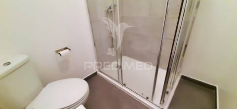Apartamento t3 remodelado com 2 wc, vista magnífica de rio!