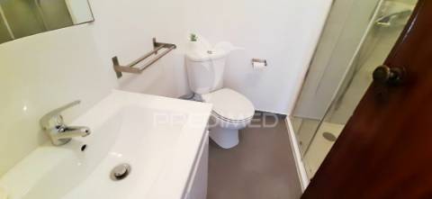 Apartamento t3 remodelado com 2 wc, vista magnífica de rio!