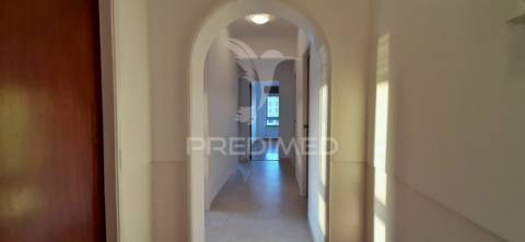 Apartamento t3 remodelado com 2 wc, vista magnífica de rio!