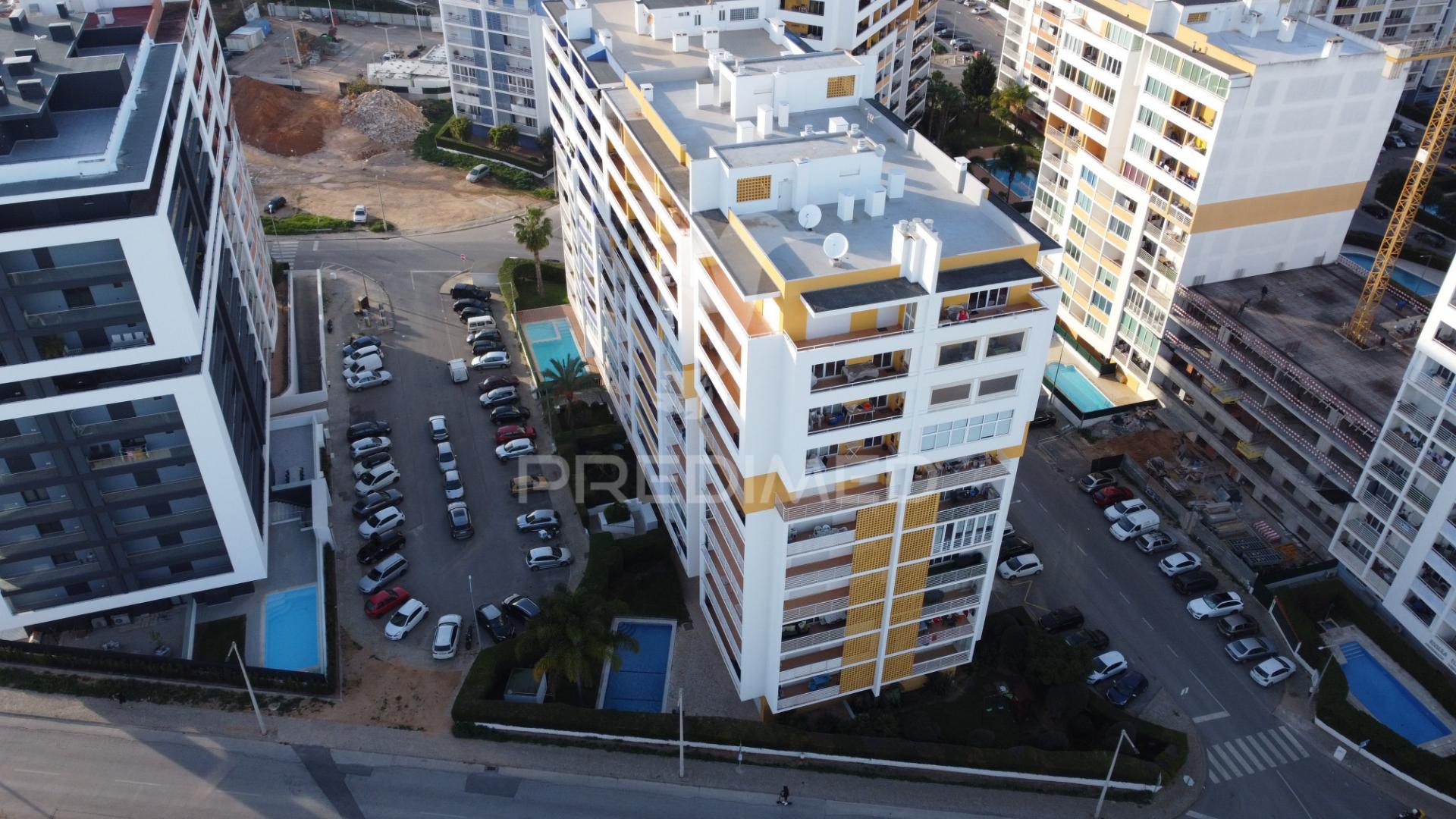 Apartamento t2 com piscina em condomínio fechado, alto do quintão