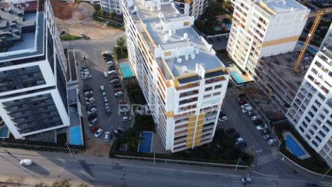 Apartamento t2 com piscina em condomínio fechado, alto do quintão