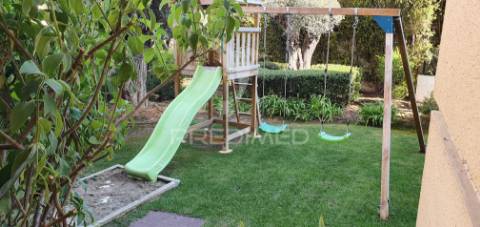 Apartamento t2 com piscina em condomínio fechado, alto do quintão