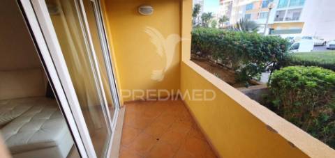 Apartamento t2 com piscina em condomínio fechado, alto do quintão