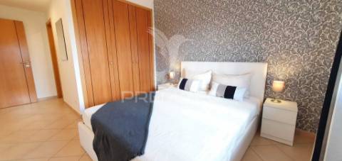 Apartamento t2 com piscina em condomínio fechado, alto do quintão