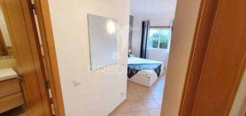 Apartamento t2 com piscina em condomínio fechado, alto do quintão