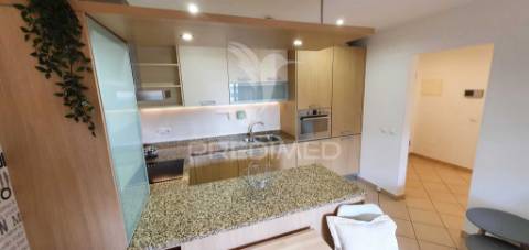 Apartamento t2 com piscina em condomínio fechado, alto do quintão