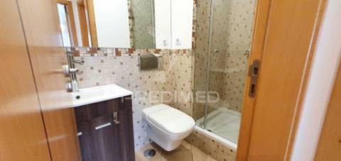 Apartamento t2 com piscina em condomínio fechado, alto do quintão