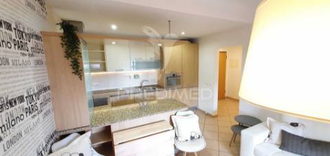 Apartamento t2 com piscina em condomínio fechado, alto do quintão