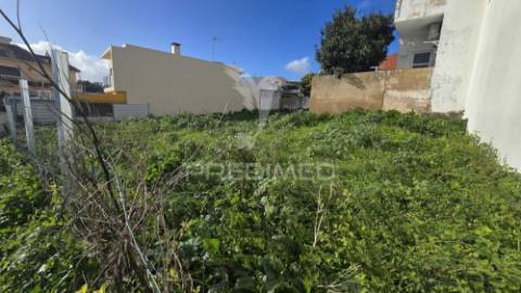 Terreno para construção com potencial para 6 apartamentos