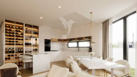 Moradia t5 com piscina a escassos metros da praia da madalena – vila nova de gaia