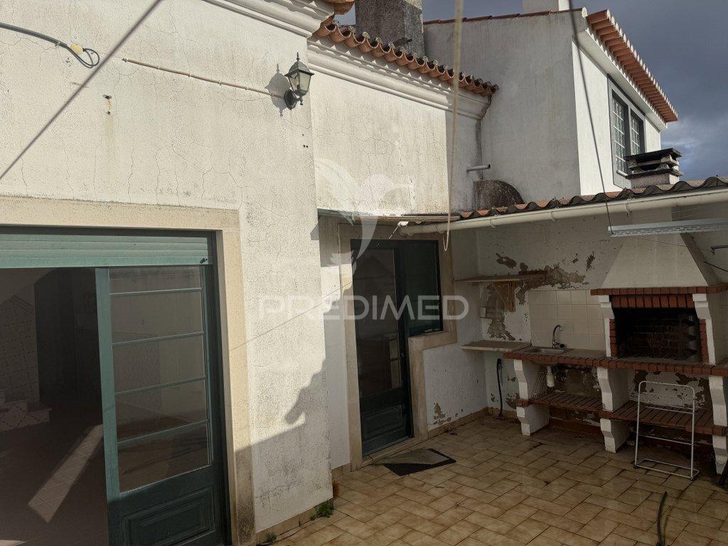 T3 com terraço e loja - arruda dos vinhos