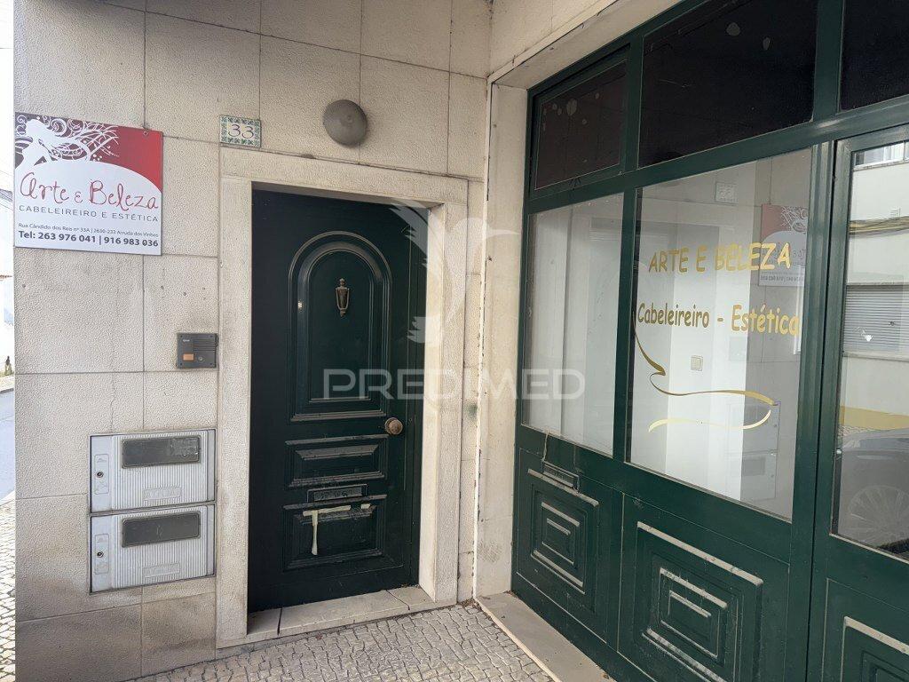 T3 com terraço e loja - arruda dos vinhos