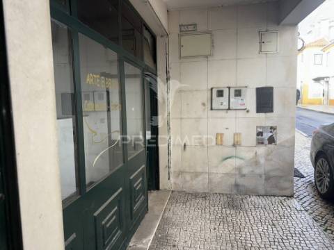 T3 com terraço e loja - arruda dos vinhos