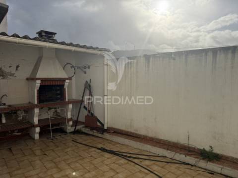 T3 com terraço e loja - arruda dos vinhos