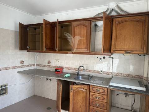 T3 com terraço e loja - arruda dos vinhos