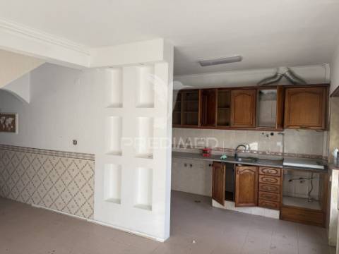 T3 com terraço e loja - arruda dos vinhos