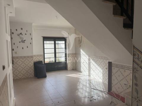 T3 com terraço e loja - arruda dos vinhos