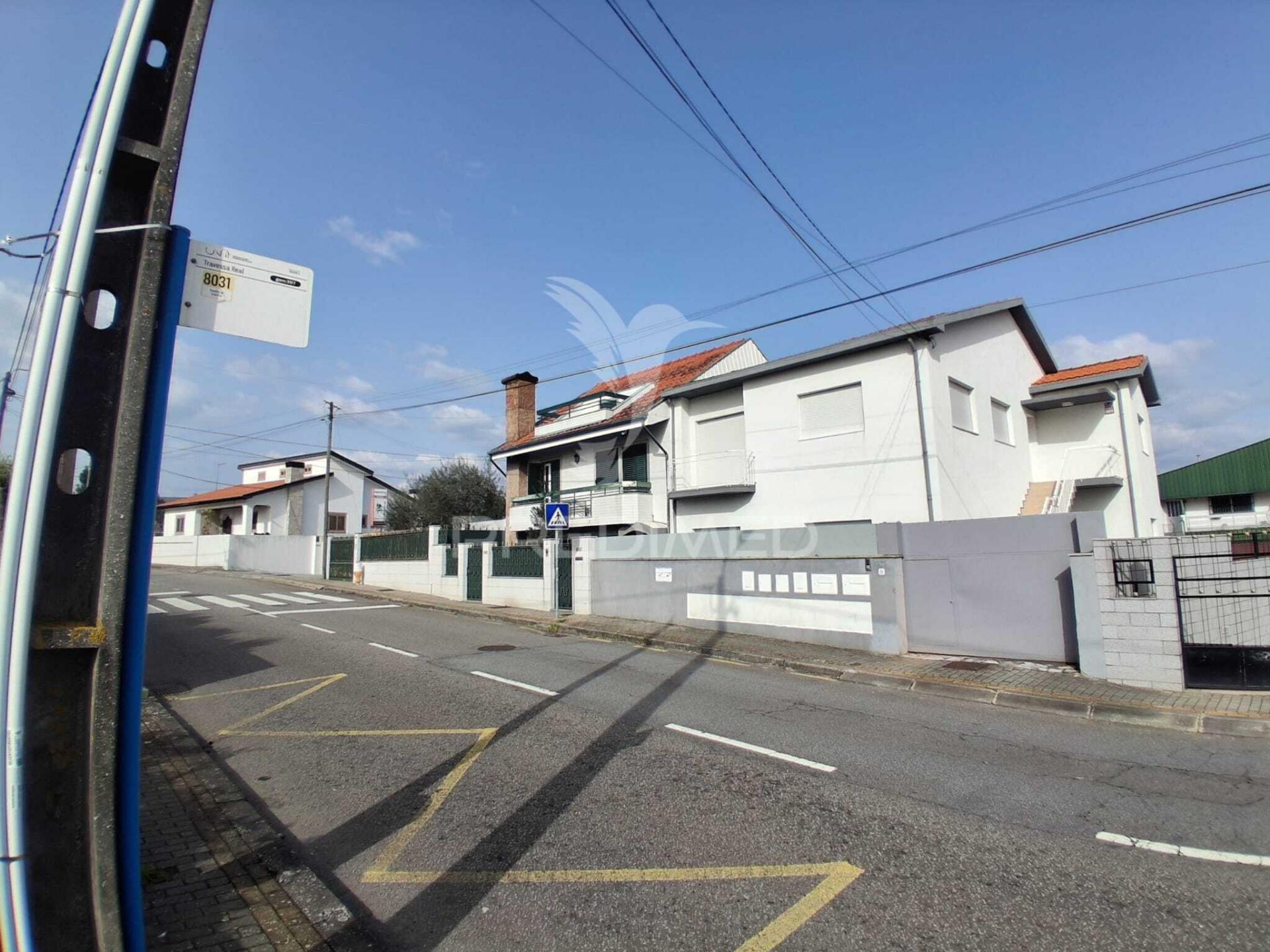 Andar‑moradia t3 renovado em gondomar