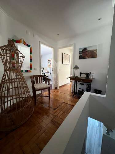 Moradia v4 junto à praia na costa da caparica