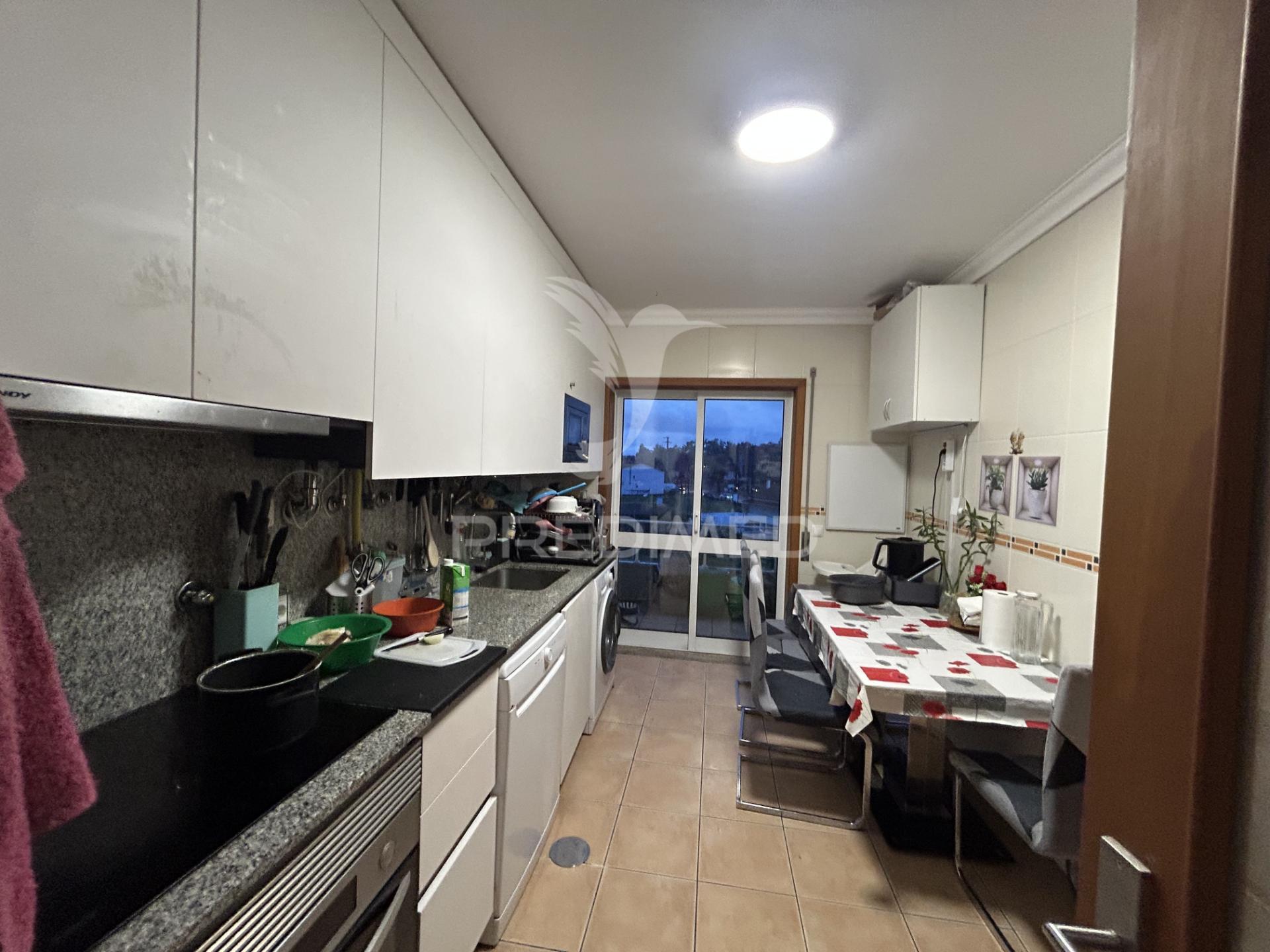 Apartamento t4 duplex em vila verde – oliveira do bairro