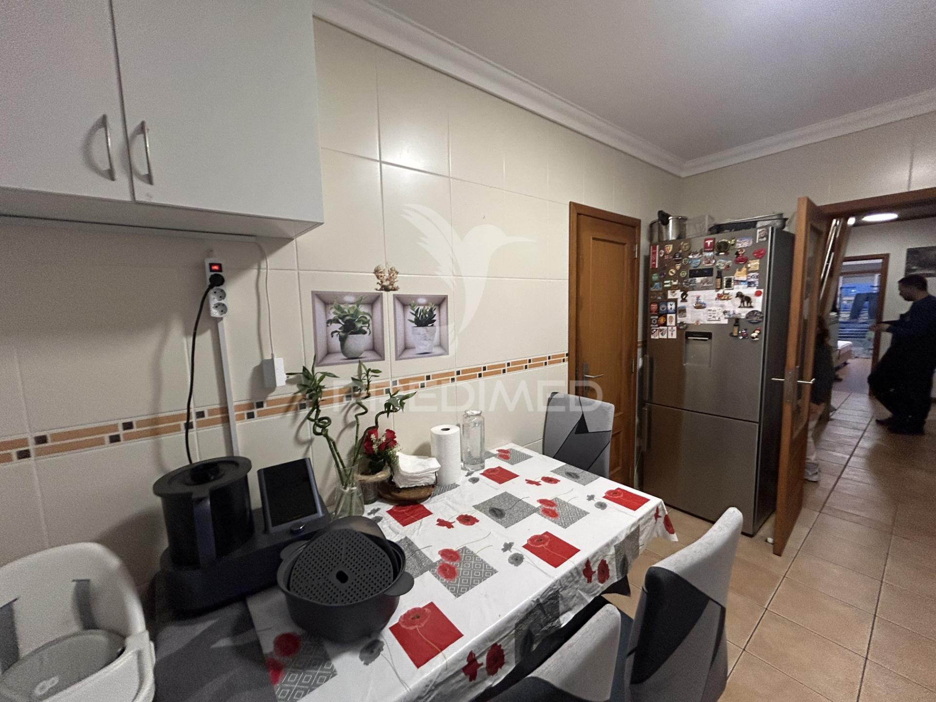 Apartamento t4 duplex em vila verde – oliveira do bairro