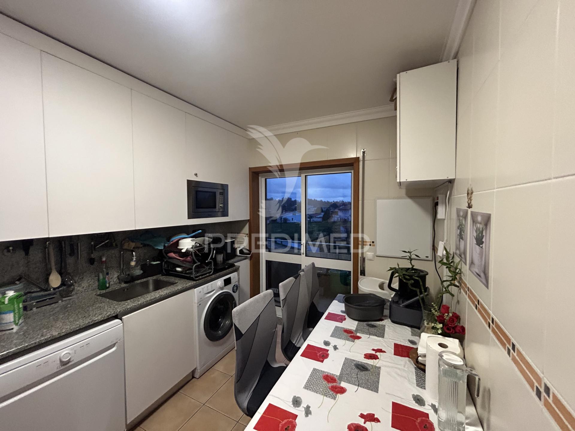 Apartamento t4 duplex em vila verde – oliveira do bairro