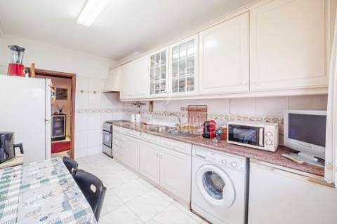 Apartamento | 4 assoalhadas | massamá