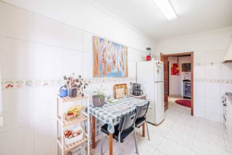 Apartamento | 4 assoalhadas | massamá