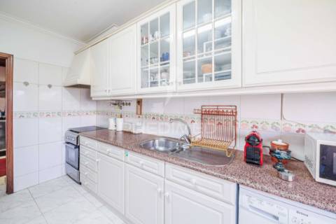 Apartamento | 4 assoalhadas | massamá