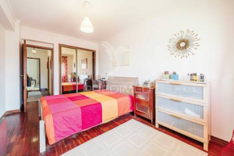 Apartamento | 4 assoalhadas | massamá