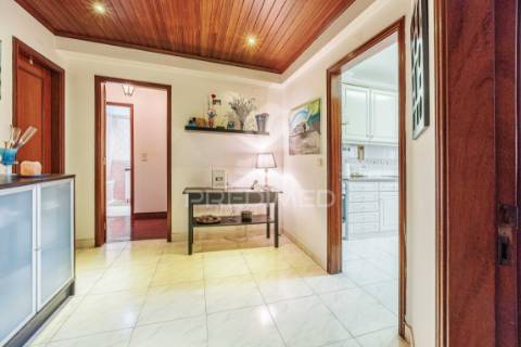 Apartamento | 4 assoalhadas | massamá
