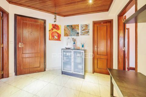 Apartamento | 4 assoalhadas | massamá