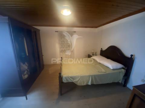 Moradia t2 com terreno na freguesia dos rosais