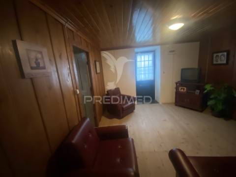 Moradia t2 com terreno na freguesia dos rosais