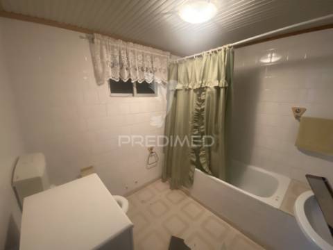 Moradia t2 com terreno na freguesia dos rosais